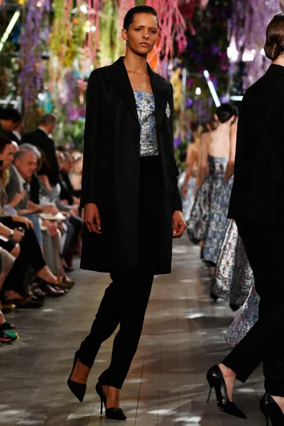 Look 76